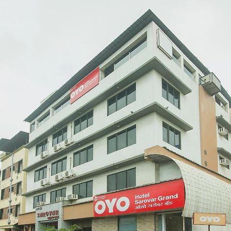 Oyo Hotel Sarovar Grand Kalamboli Ngoại thất bức ảnh