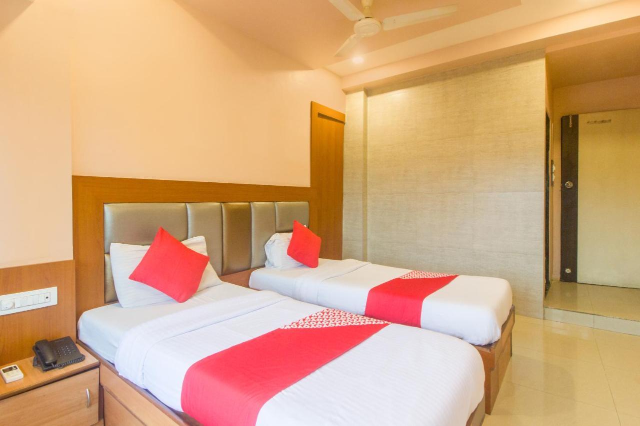 Oyo Hotel Sarovar Grand Kalamboli Ngoại thất bức ảnh