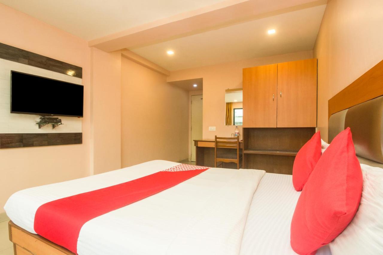 Oyo Hotel Sarovar Grand Kalamboli Ngoại thất bức ảnh