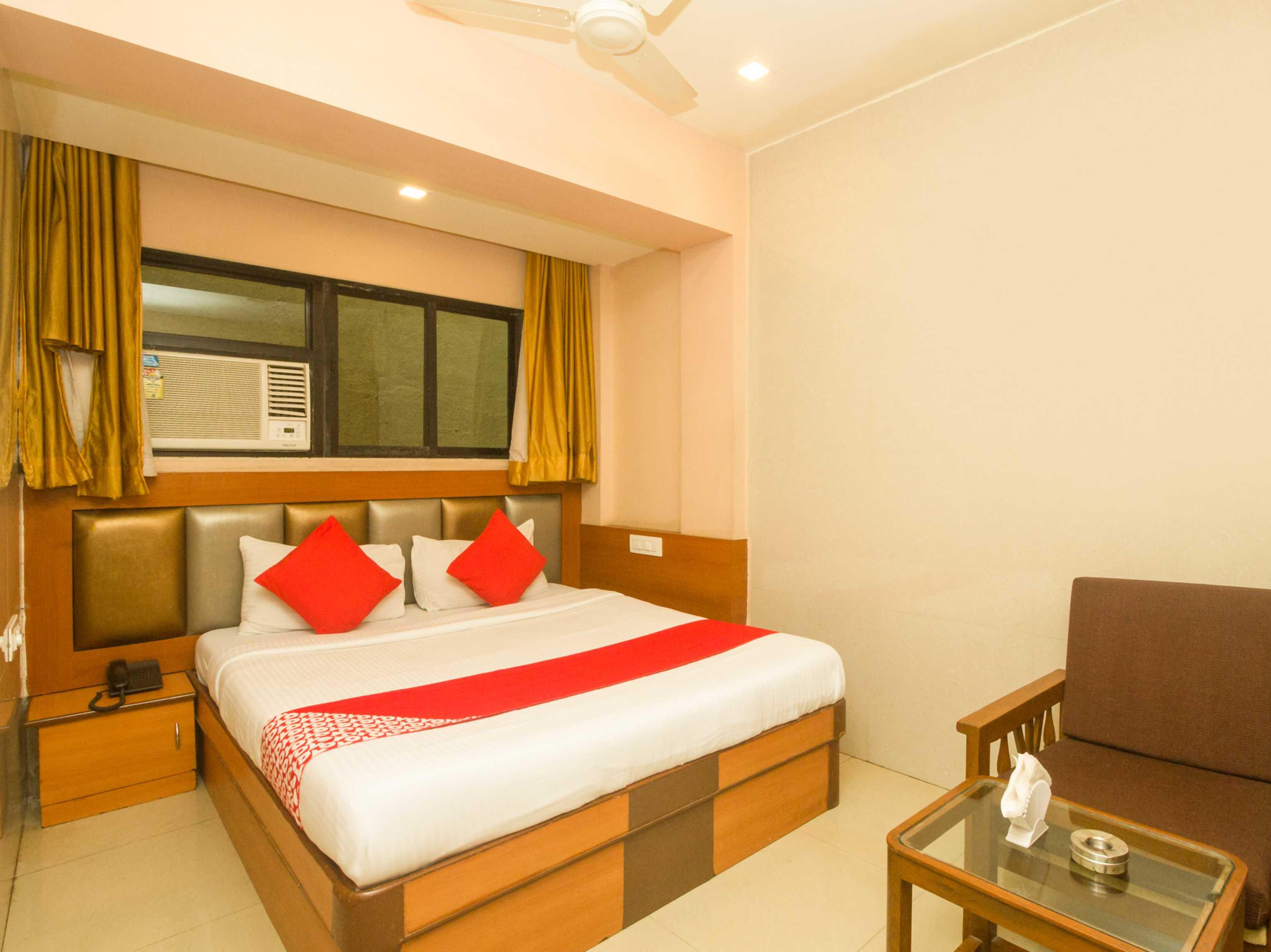 Oyo Hotel Sarovar Grand Kalamboli Ngoại thất bức ảnh