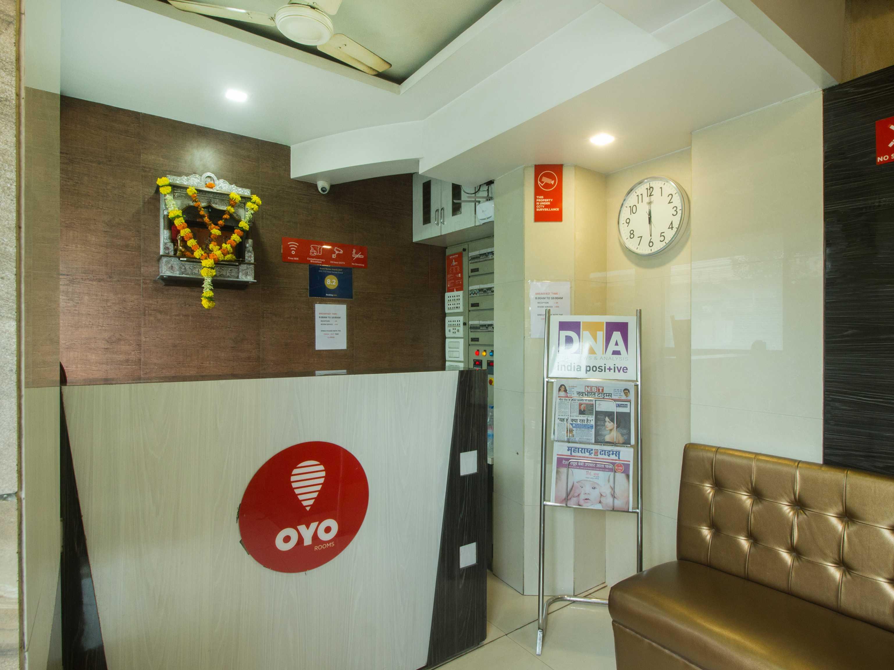 Oyo Hotel Sarovar Grand Kalamboli Ngoại thất bức ảnh