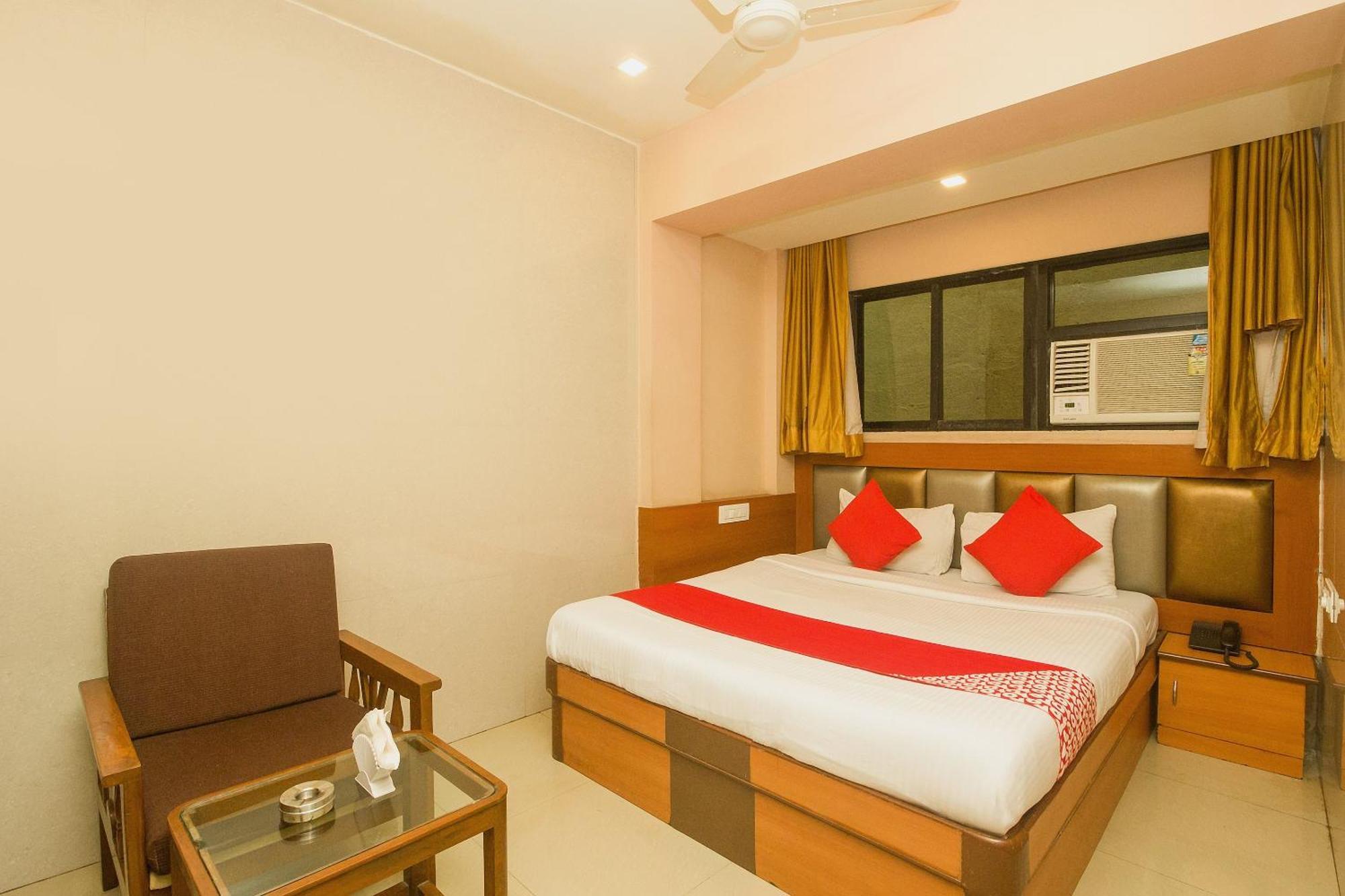 Oyo Hotel Sarovar Grand Kalamboli Ngoại thất bức ảnh