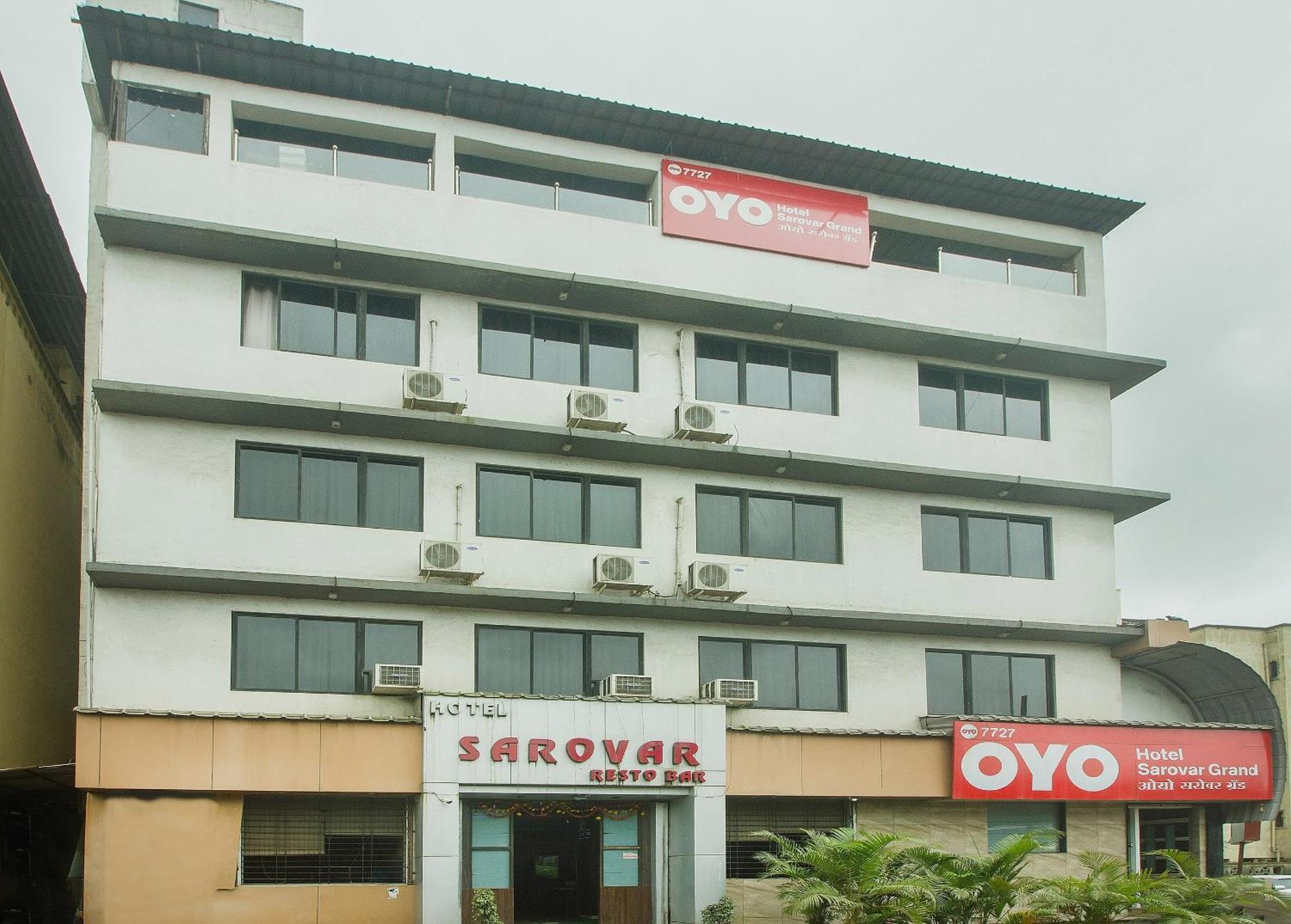 Oyo Hotel Sarovar Grand Kalamboli Ngoại thất bức ảnh