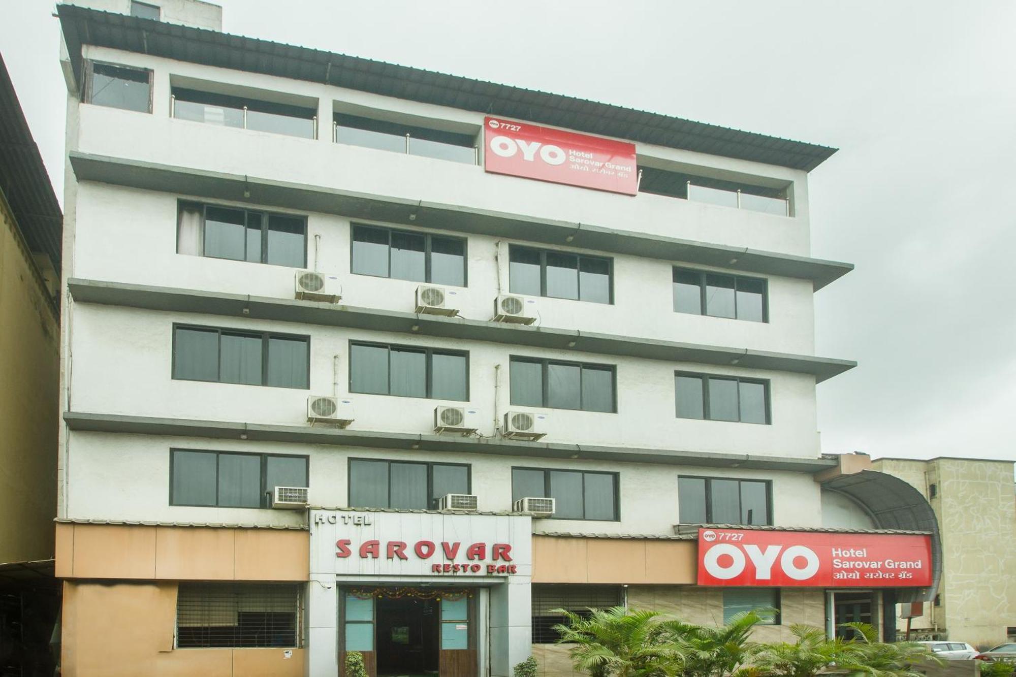 Oyo Hotel Sarovar Grand Kalamboli Ngoại thất bức ảnh